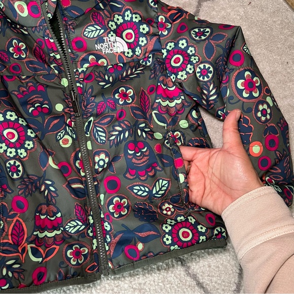 The North Face Floral Reversible Puffer Jacket Vibrant Design - Picture 5 of 13